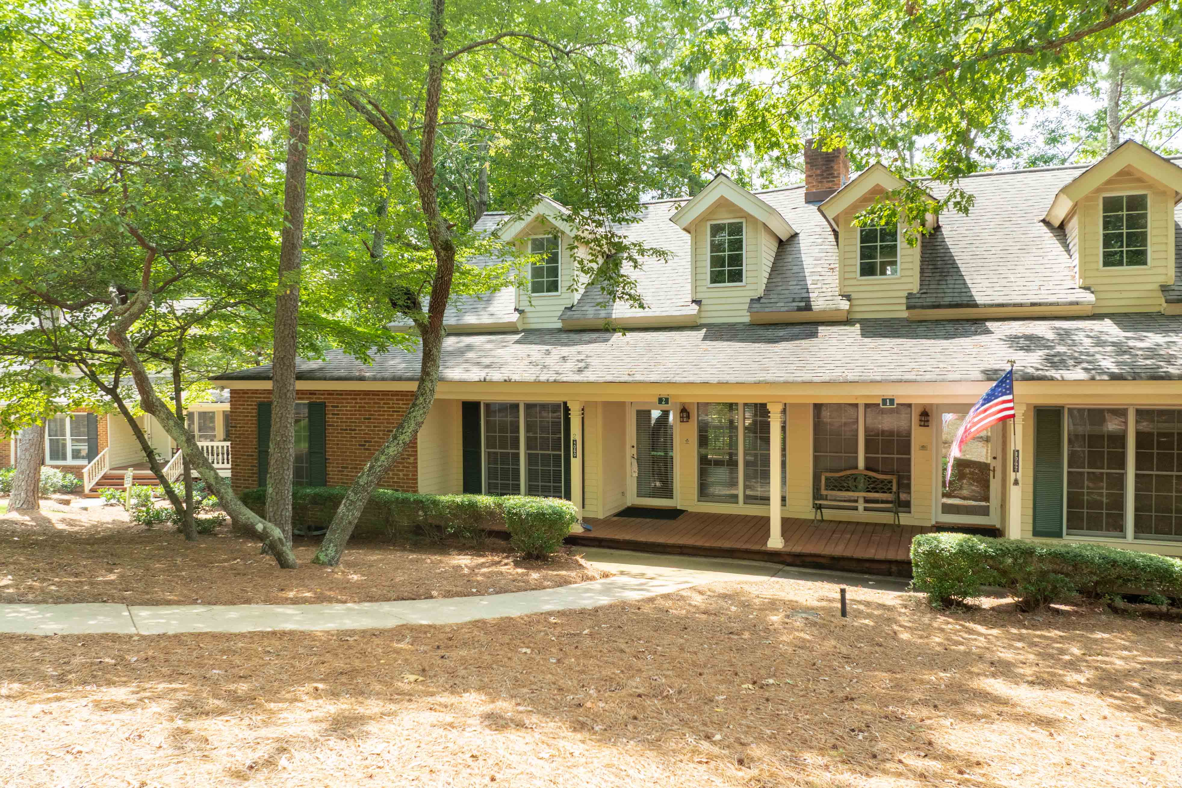 1060 Cupp Lane image 1
